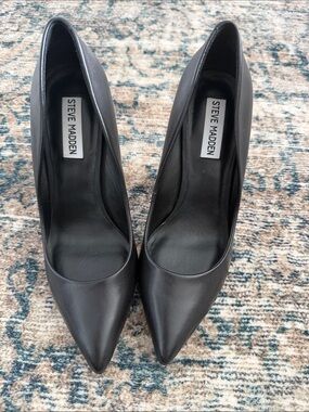 Steve Madden Tall Black Pointed-Toe Leather Pumps